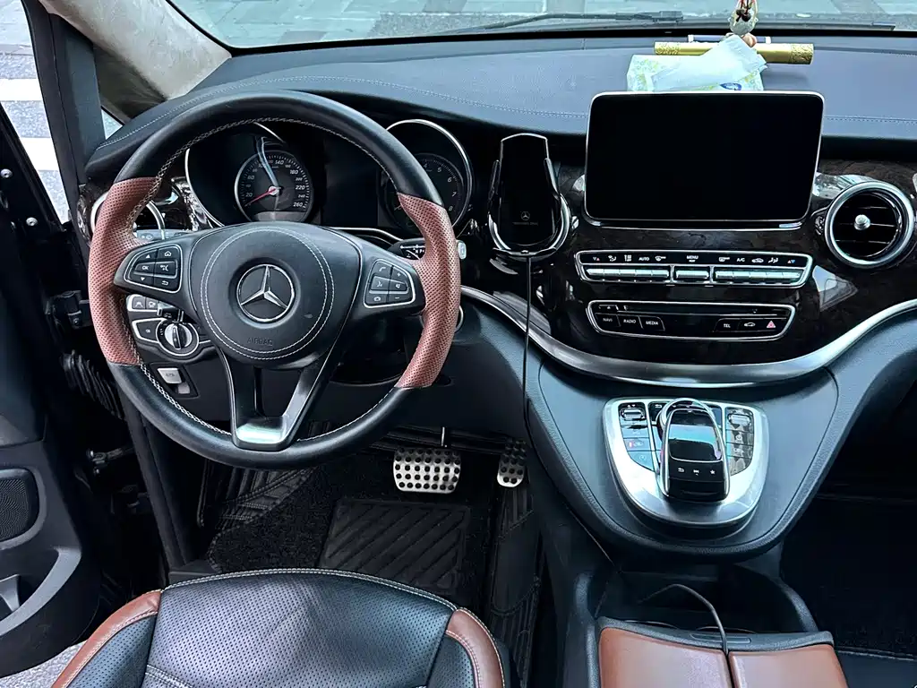 Mercedes-Benz V-Class — миниатюра 12