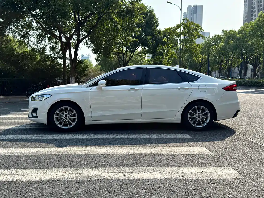 Ford Mondeo — миниатюра 4