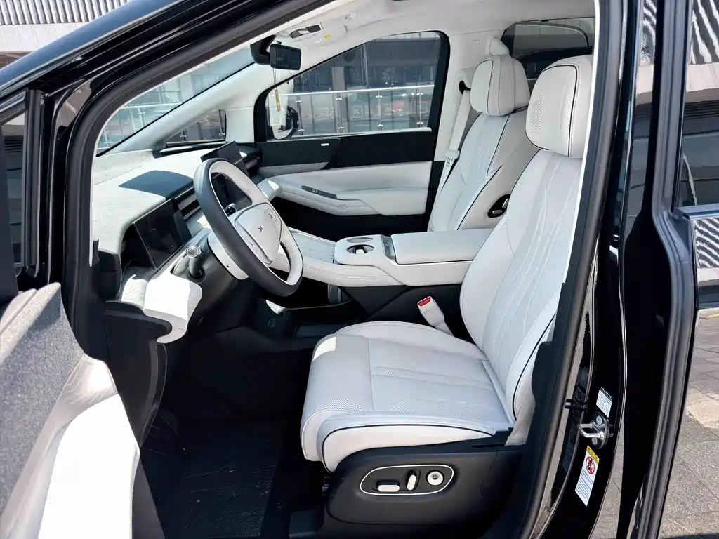 XPeng X9 — миниатюра 43