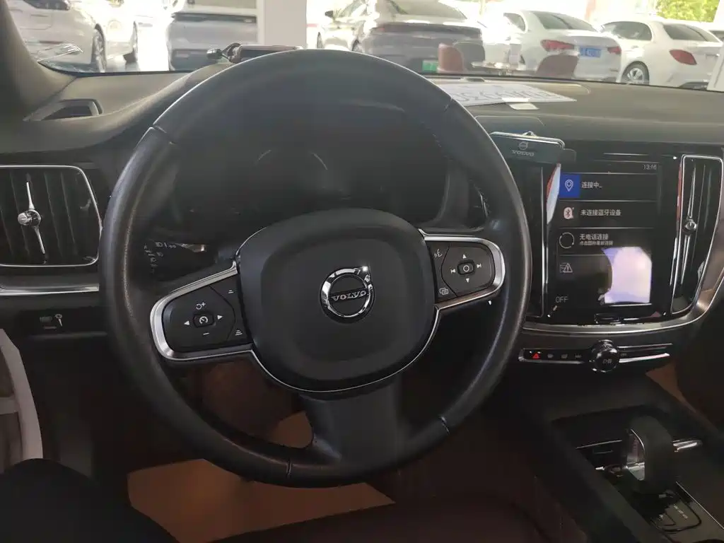 Volvo S60 — миниатюра 4