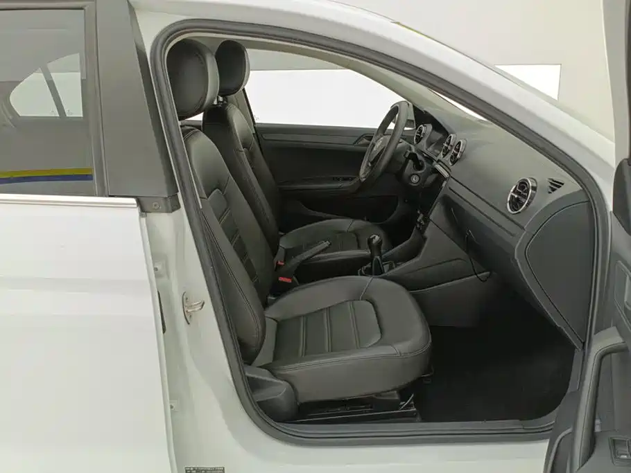 Volkswagen Jetta — миниатюра 8