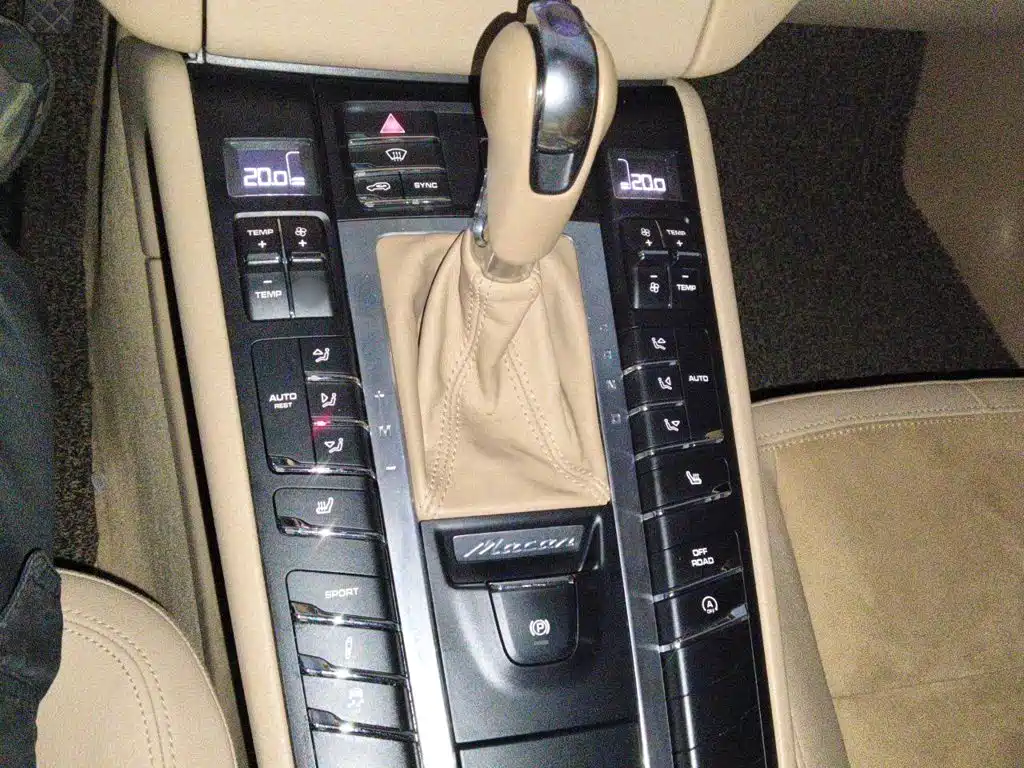 Porsche Macan — миниатюра 7