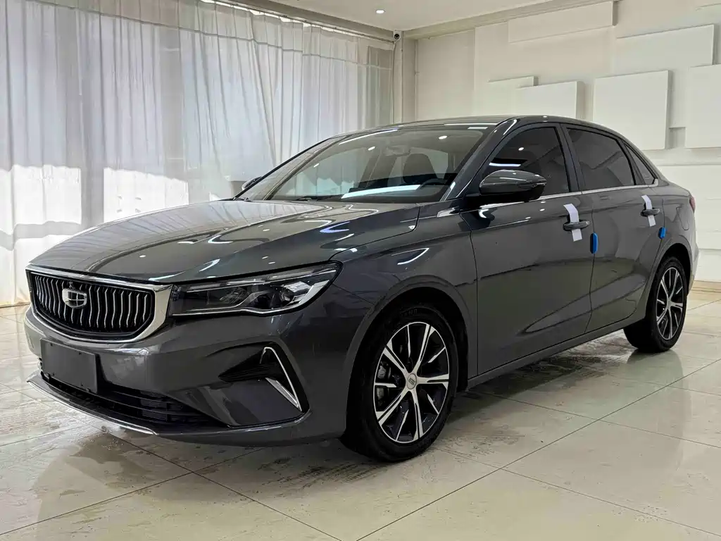 Geely Emgrand 2022
