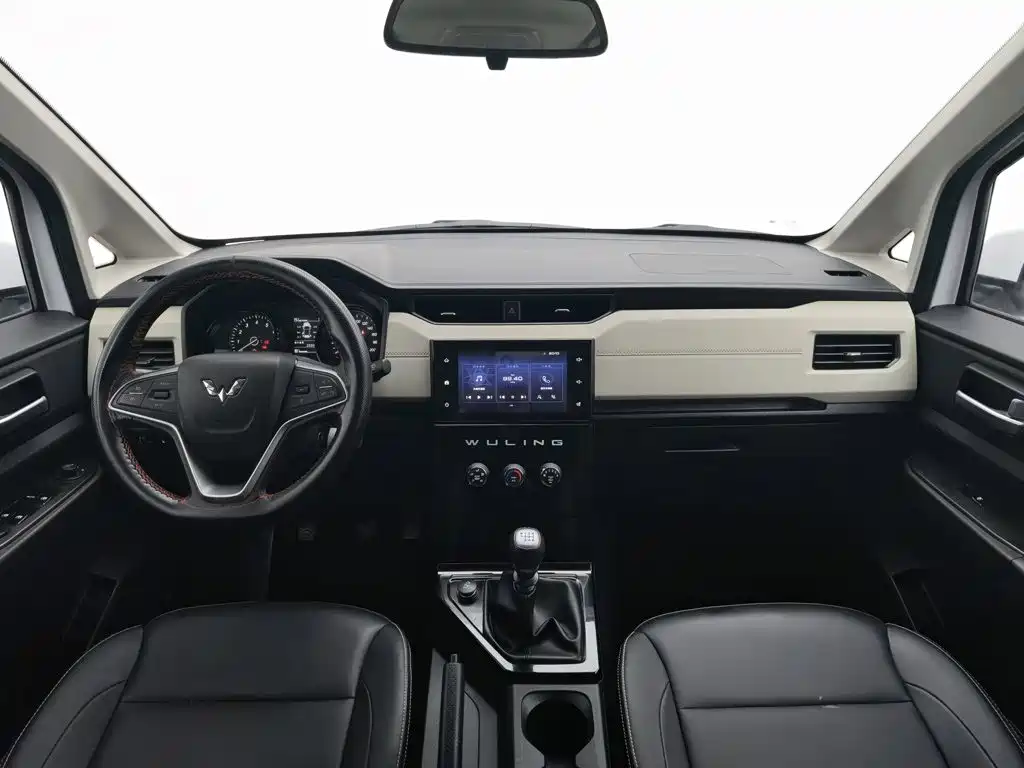 Wuling Hongguang PLUS — миниатюра 5