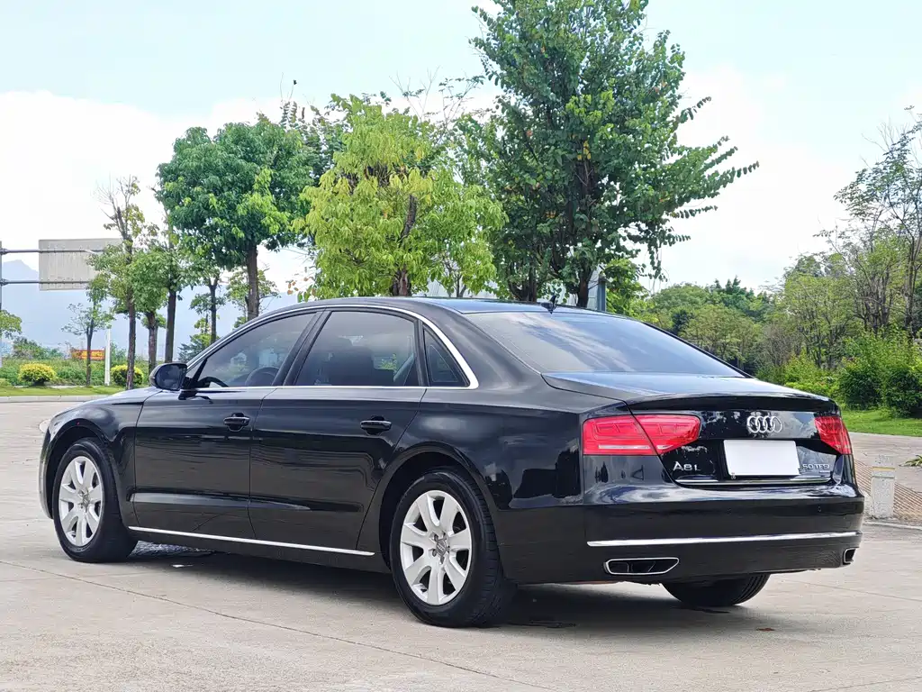 Audi A8 — миниатюра 5
