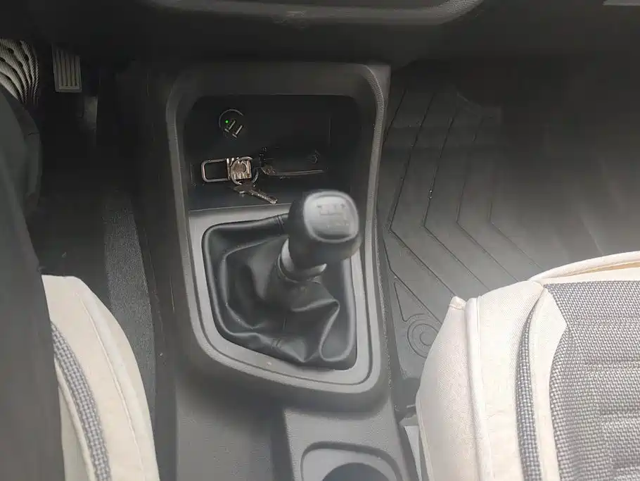 Wuling Hongguang V — миниатюра 16