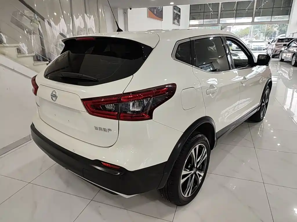 Nissan Qashqai — миниатюра 7