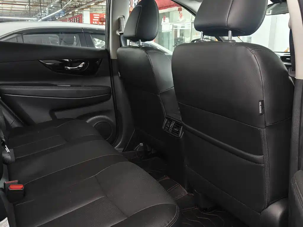Nissan X-Trail — миниатюра 8