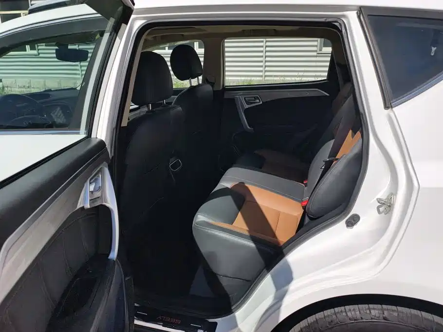 Geely Vision X6 — миниатюра 11