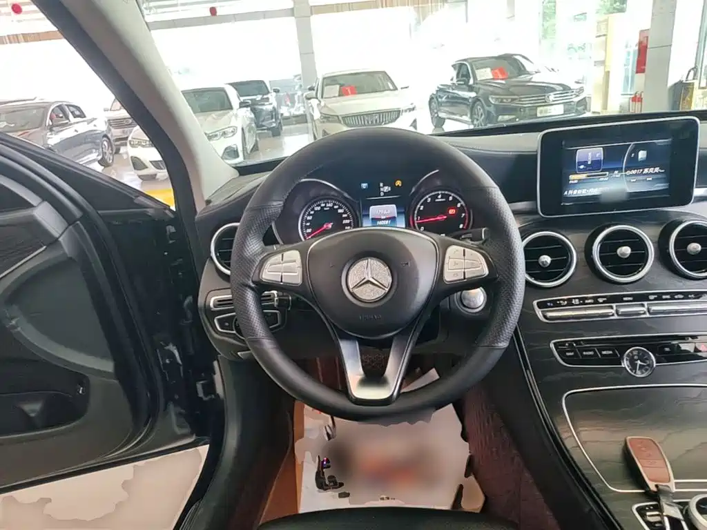 Mercedes-Benz C-Class — миниатюра 11