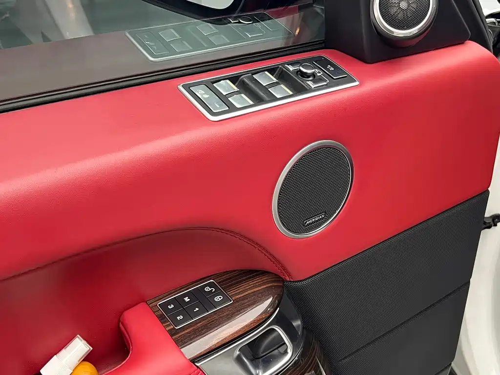 Land Rover Range Rover — миниатюра 10