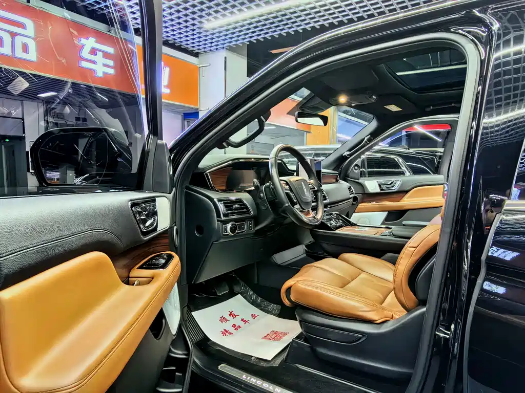Lincoln Navigator — миниатюра 6
