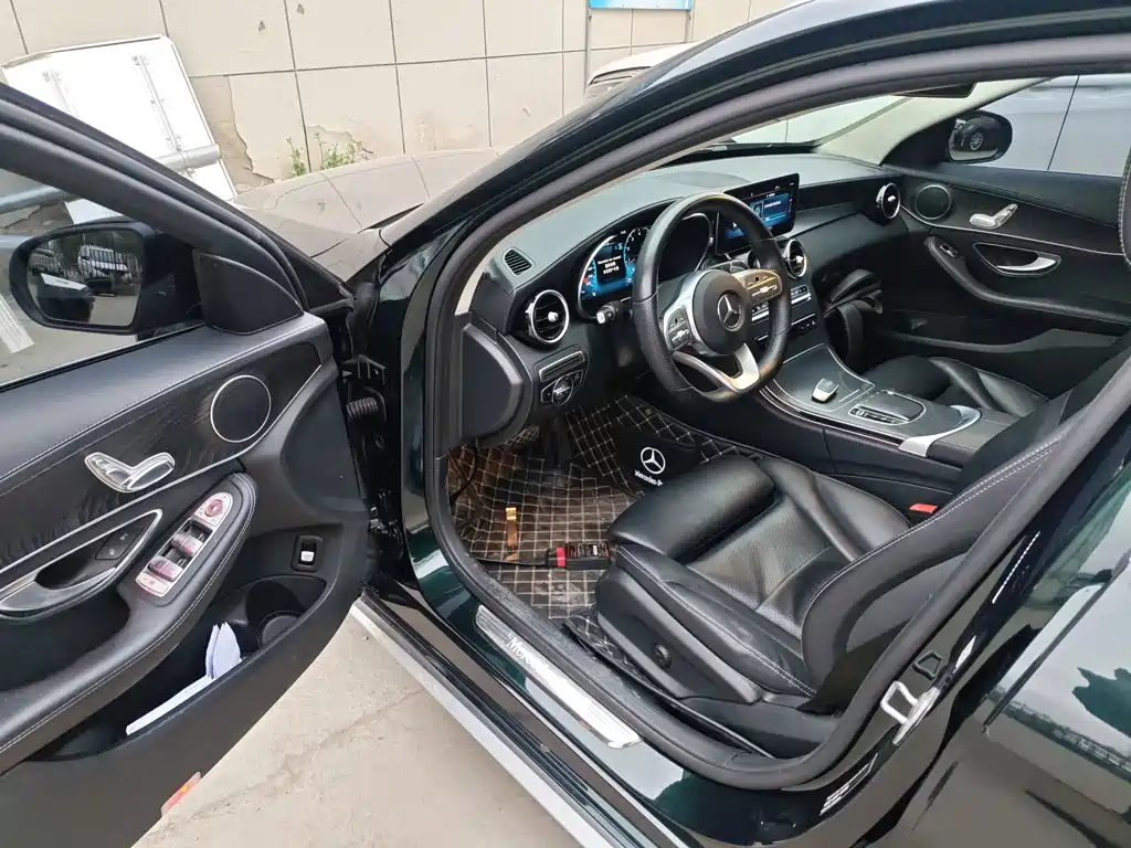 Mercedes-Benz C-Class — миниатюра 12