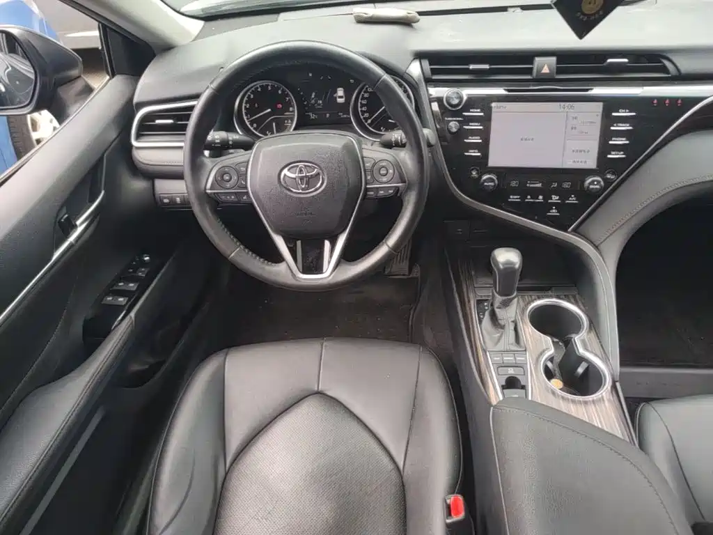 Toyota Camry — миниатюра 15