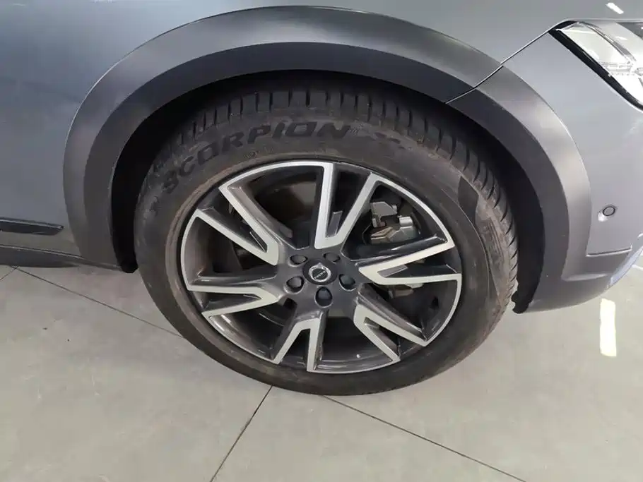 Volvo V90 — миниатюра 6