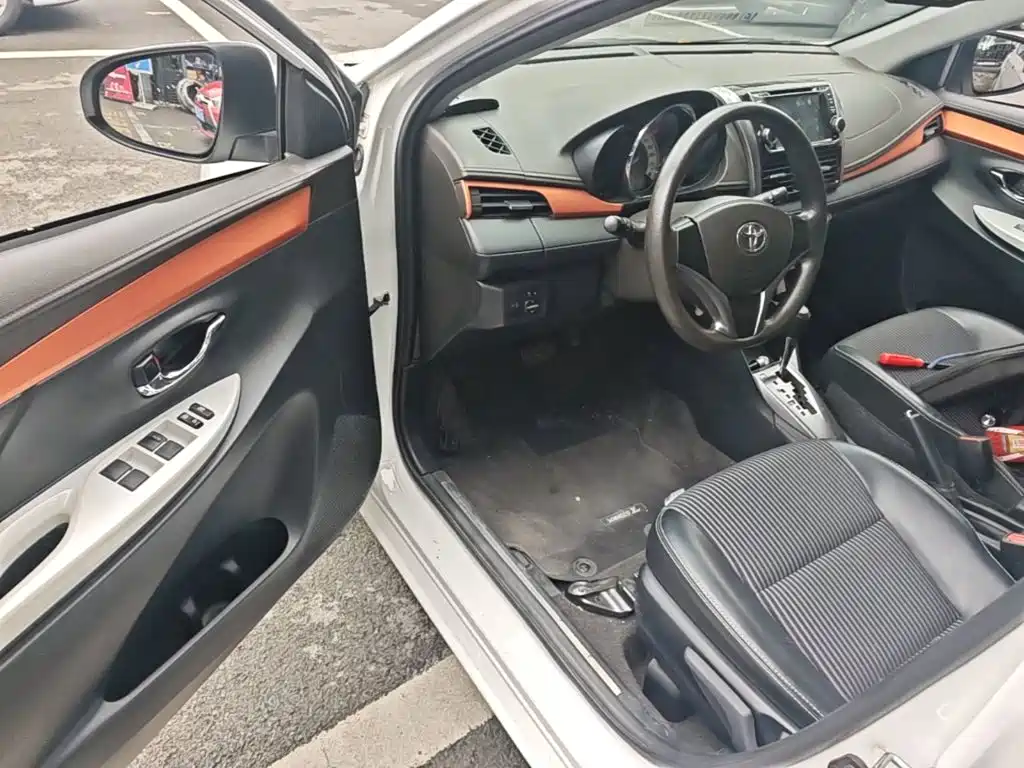 Toyota Yaris L — миниатюра 21