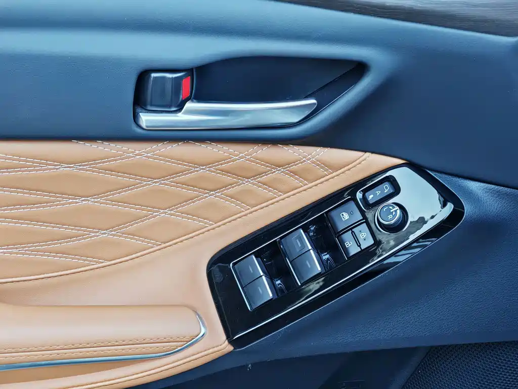 Toyota Avalon — миниатюра 11