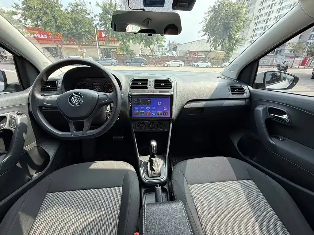 Volkswagen Polo — миниатюра 6