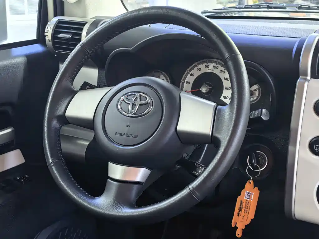 Toyota FJ Cruiser — миниатюра 10