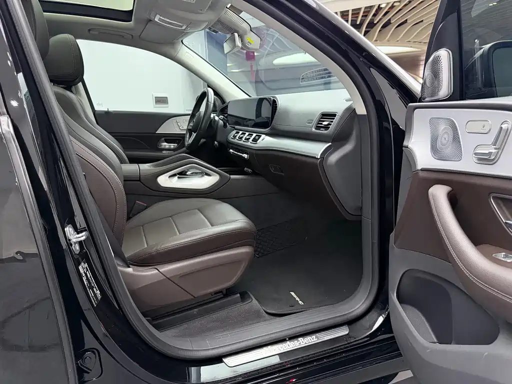 Mercedes-Benz GLE (Import) — миниатюра 28