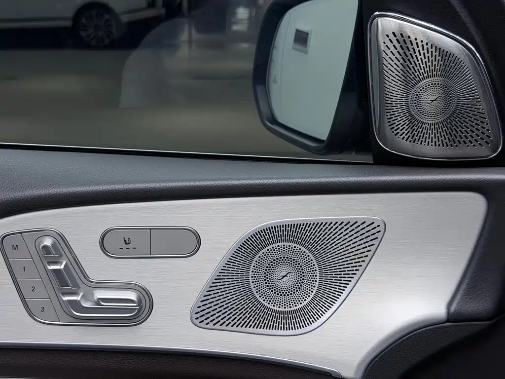 Mercedes-Benz GLE (Import) — миниатюра 32