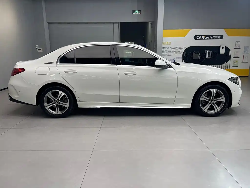 Mercedes-Benz C-Class — миниатюра 7