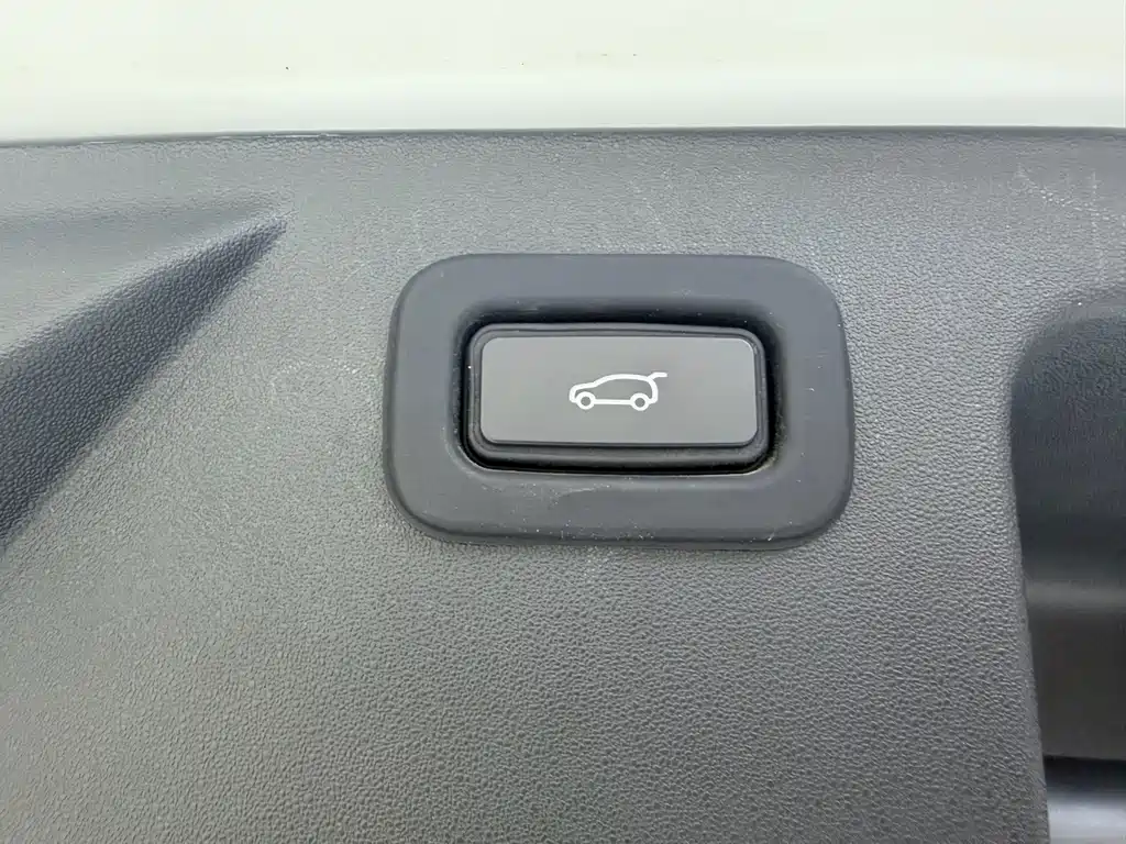 Land Rover Discovery Sport Hybrid — миниатюра 11