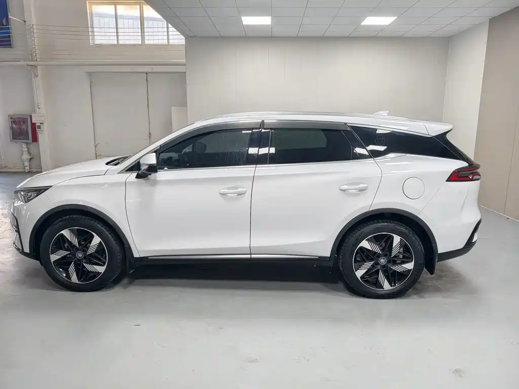BYD Tang New Energy — миниатюра 8