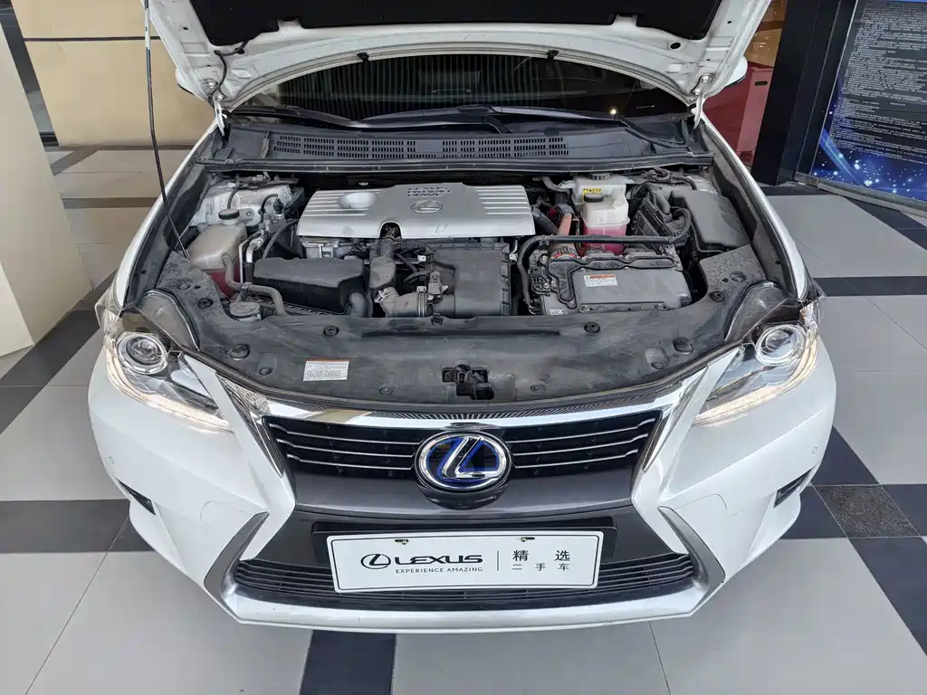 Lexus CT — миниатюра 4