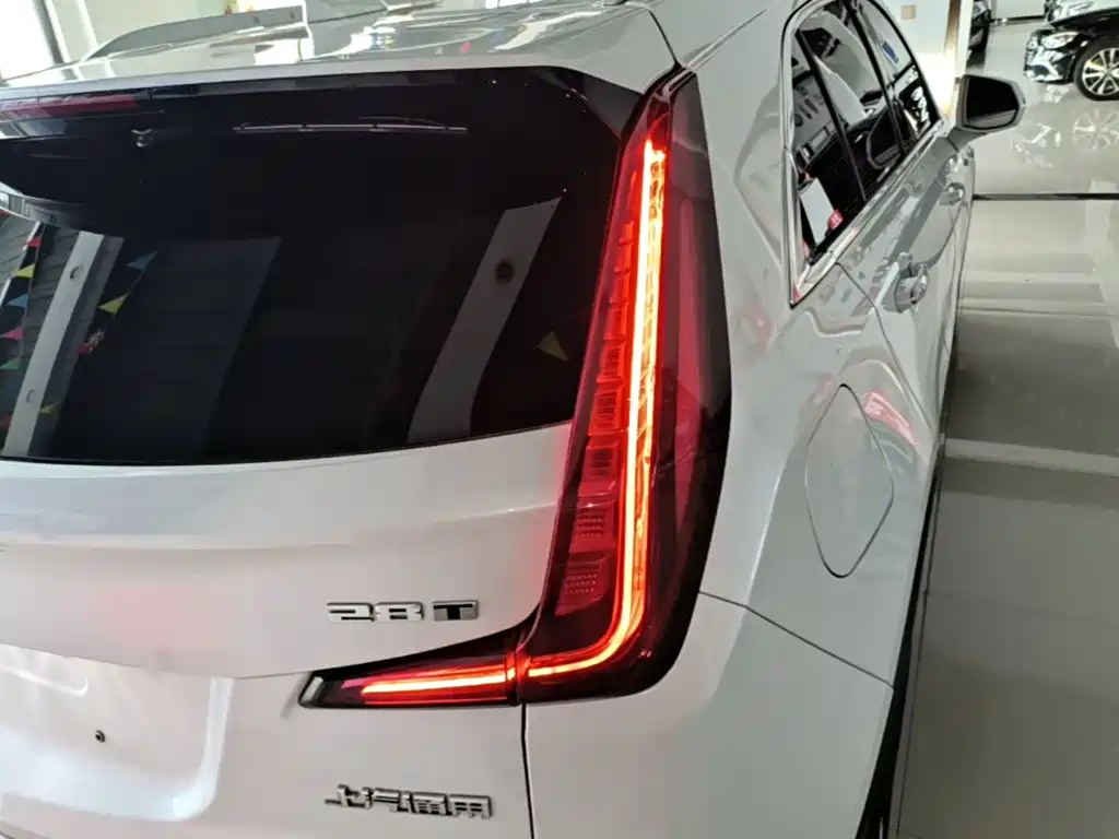 Cadillac XT4 — миниатюра 8