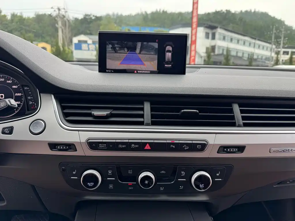 Audi Q7 — миниатюра 7