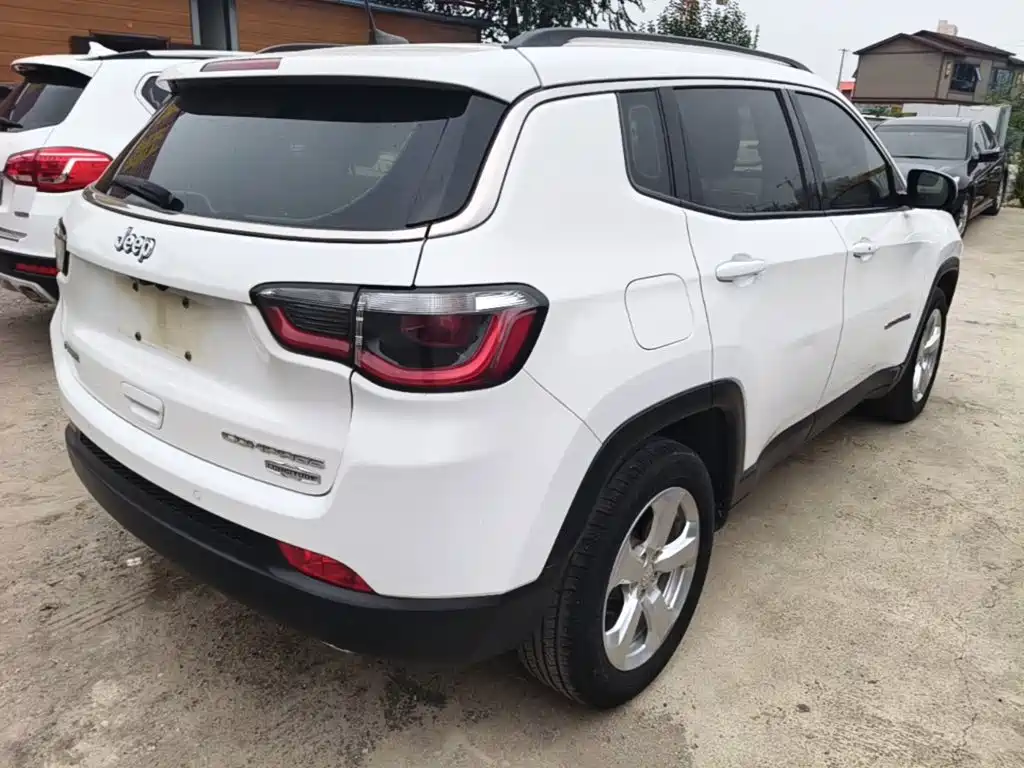 Jeep Compass — миниатюра 7