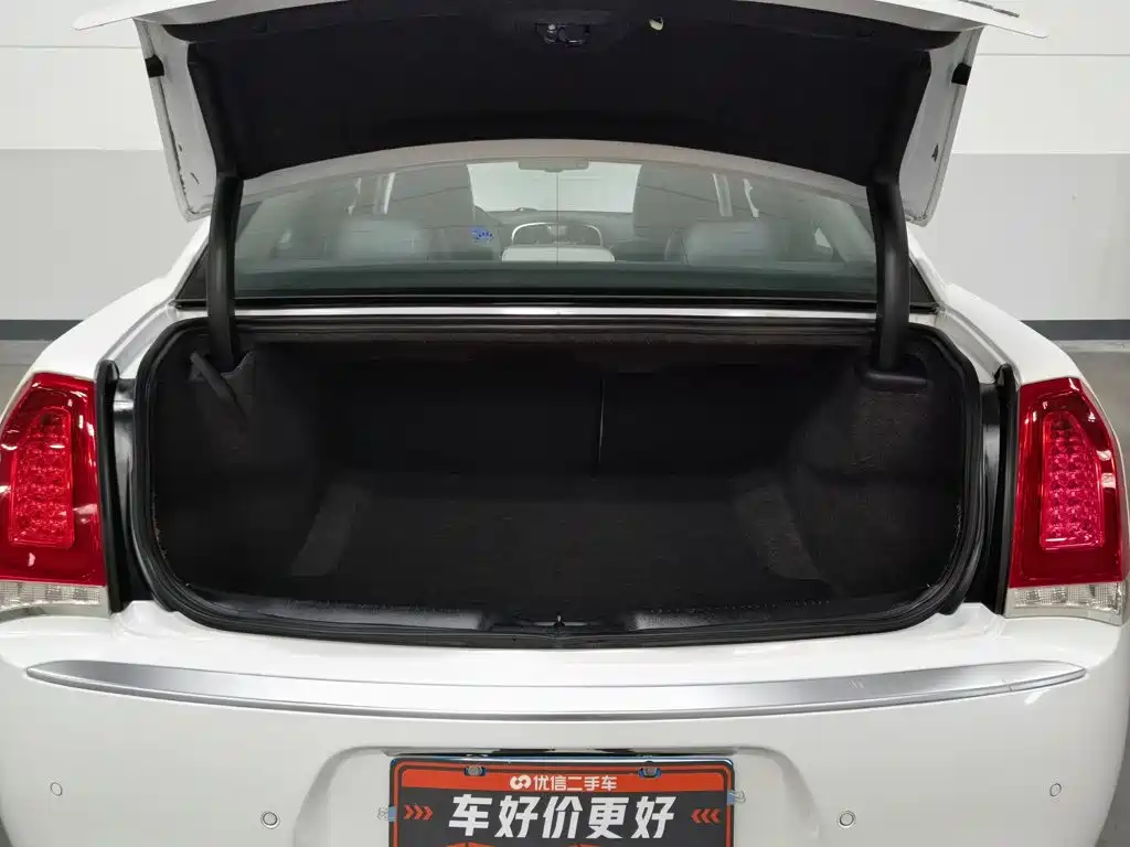 Chrysler 300C — миниатюра 16