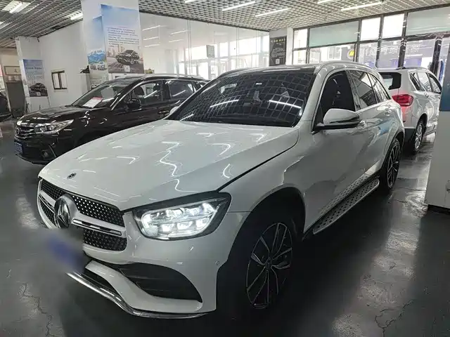 MERCEDES-BENZ GLC