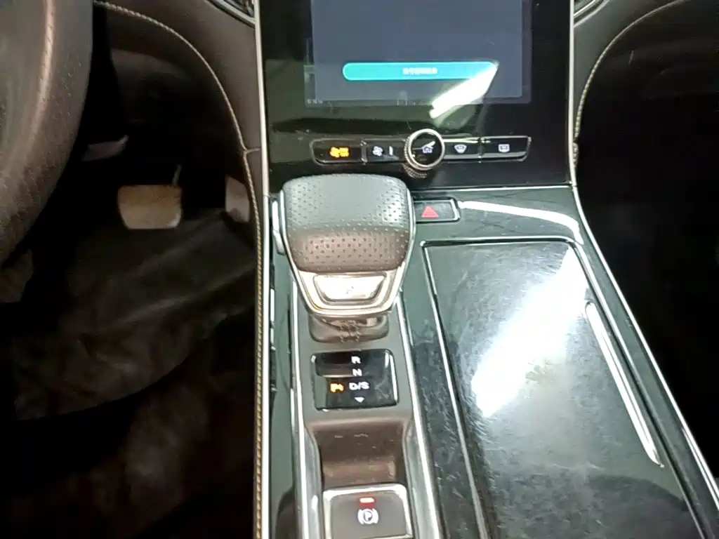 Roewe i6 MAX — миниатюра 14