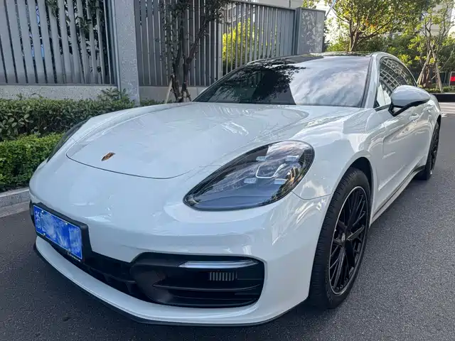 PORSCHE PANAMERA 2020