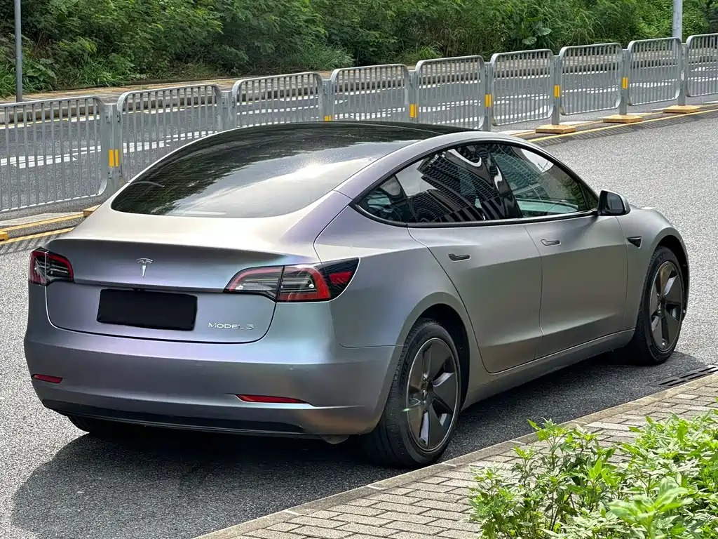 Tesla Model 3 — миниатюра 4