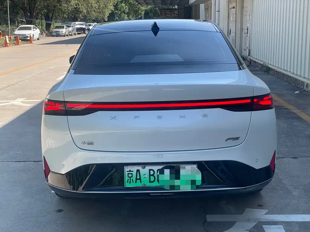 XPeng P5 — миниатюра 5