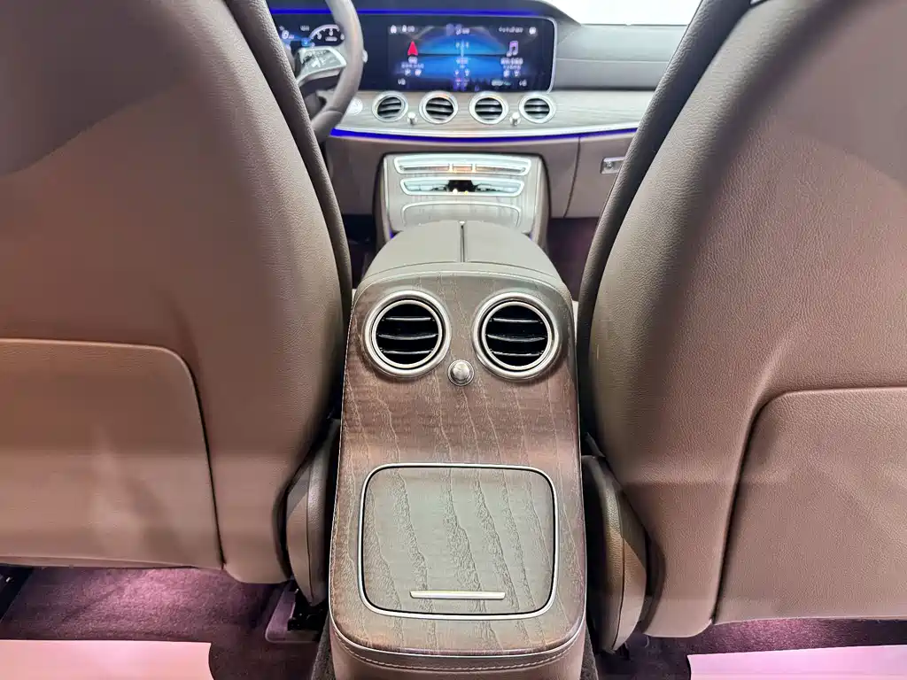 Mercedes-Benz E-Class — миниатюра 20