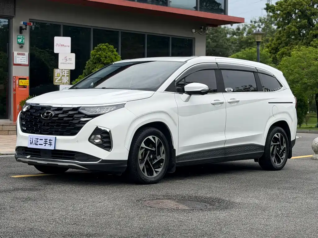Hyundai Custo