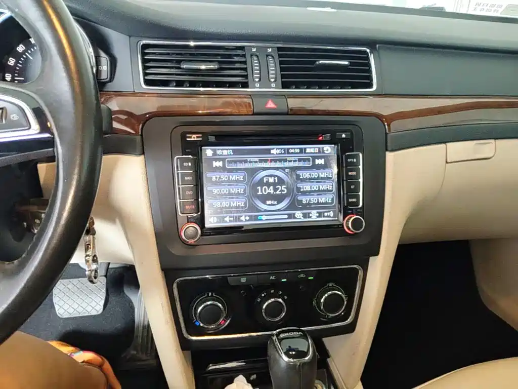 Skoda Superb — миниатюра 13