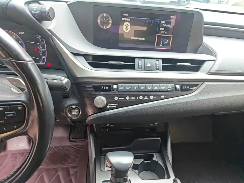 Lexus ES — миниатюра 13