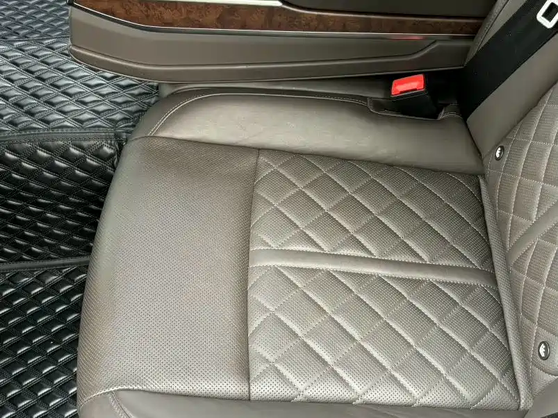 Audi A8 — миниатюра 10