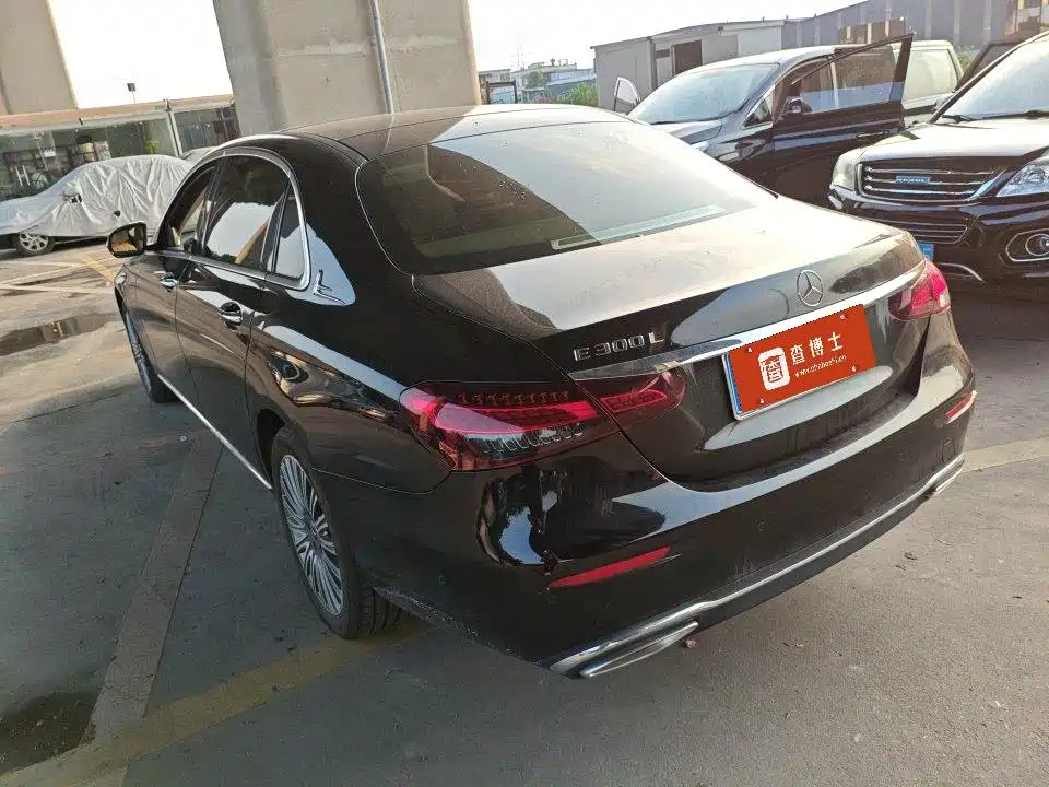 Mercedes-Benz E-Class — миниатюра 6