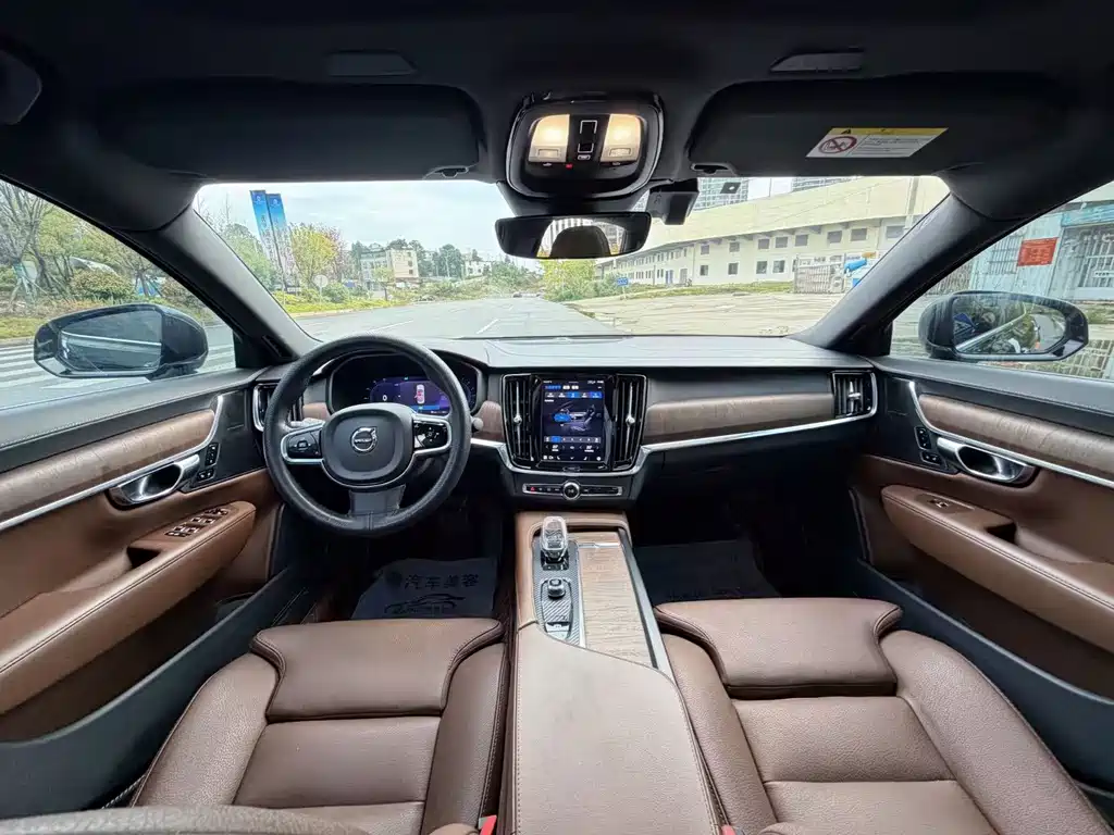 Volvo S90 — миниатюра 6