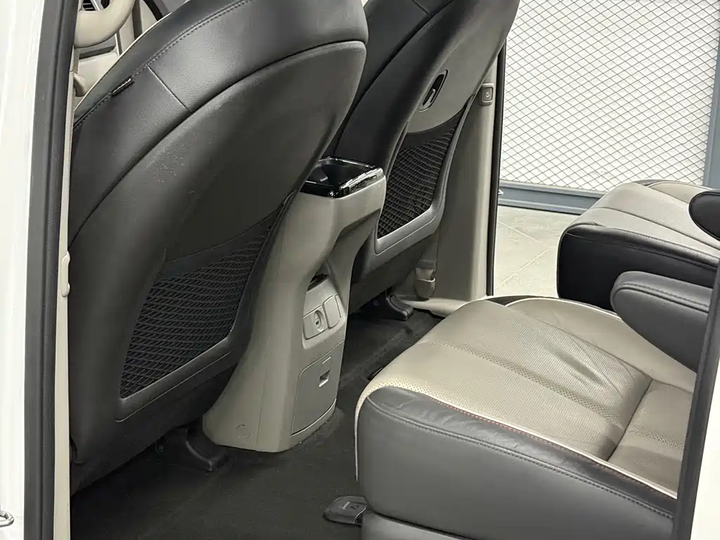 Kia Carnival — миниатюра 13