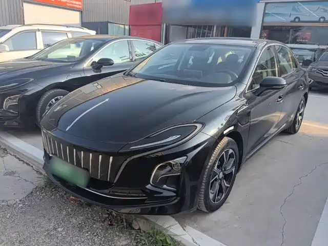 2022 Hongqi E-QM5