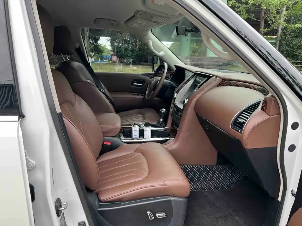 Nissan Patrol — миниатюра 12