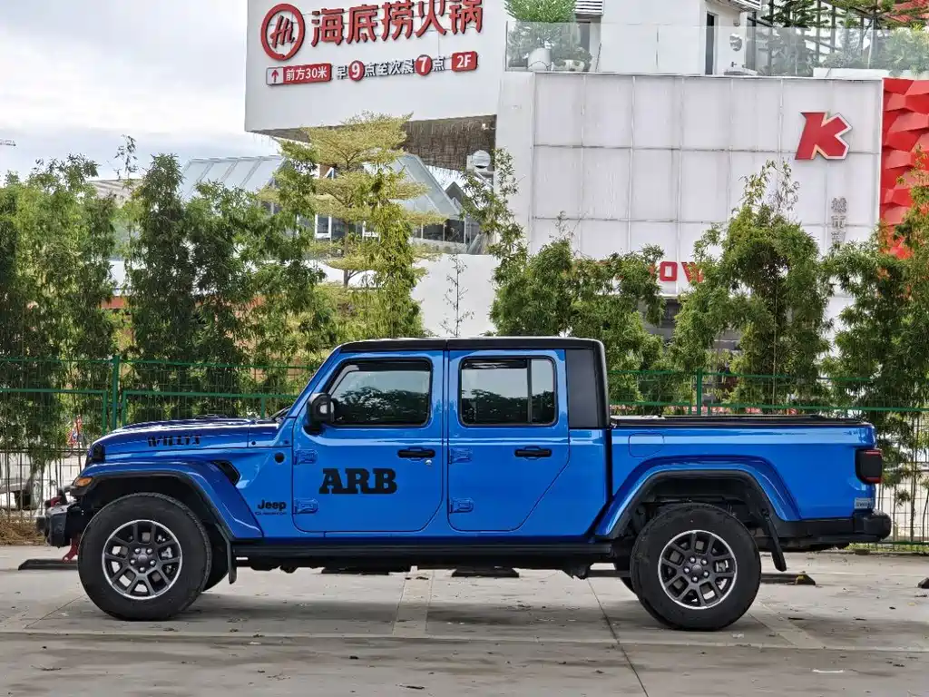 Jeep Gladiator — миниатюра 3