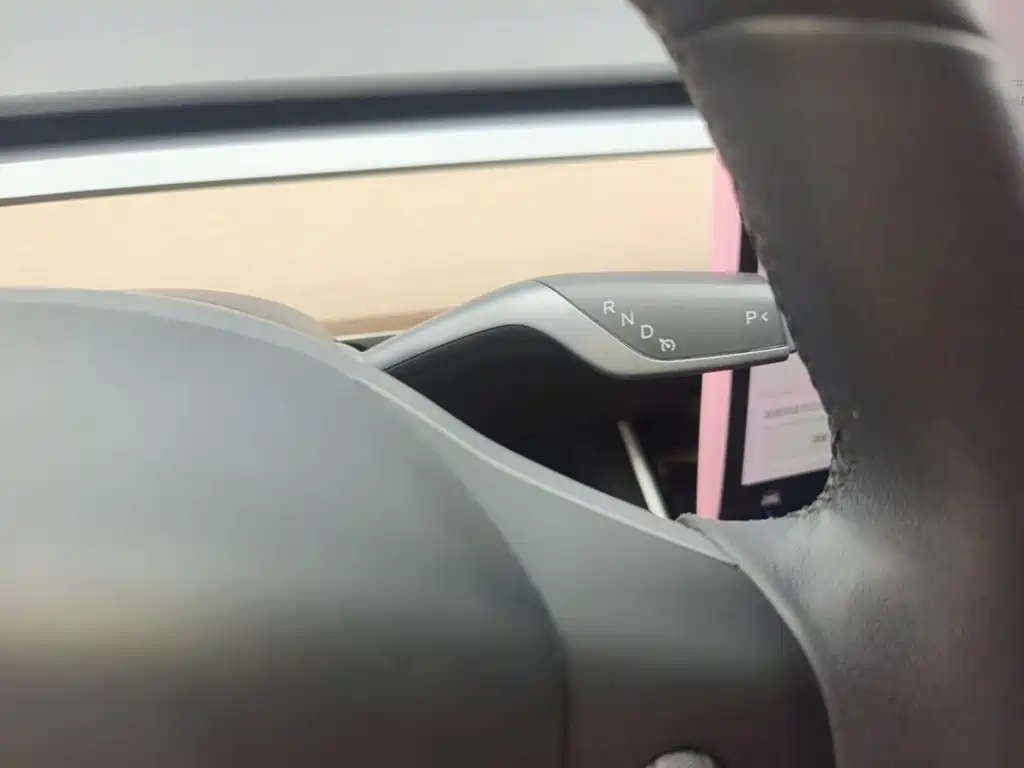 Tesla Model 3 — миниатюра 14